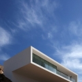 belosnezhnaya-villa-v-ispanii-ot-kompanii-fran-silvestre-arquitectos-8